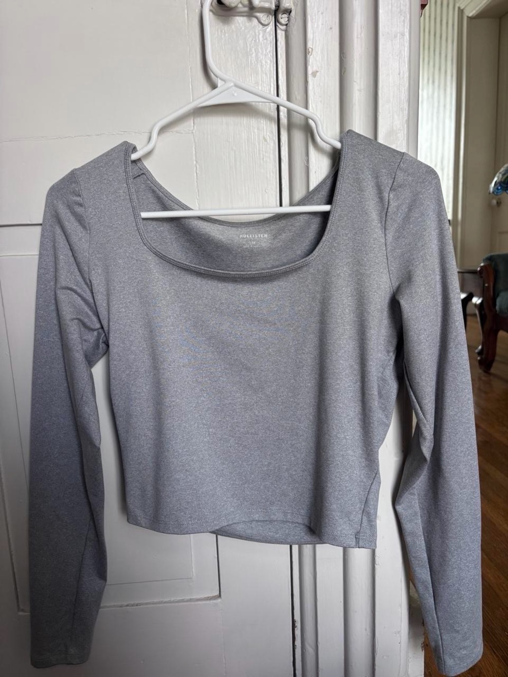 Women's Grey Long-Sleeve Scoop Neck Top